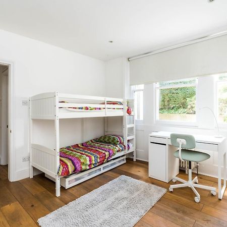 Fantastic 3 Bedroom Flat West Hampstead Лондон Екстер'єр фото